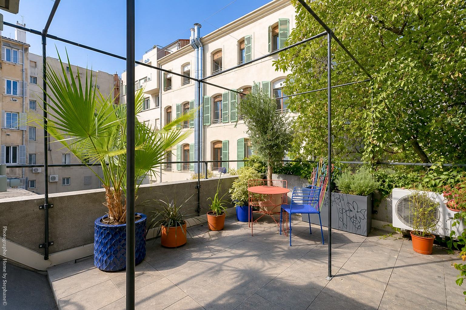 Toit-terrasse et sa pergola métallique